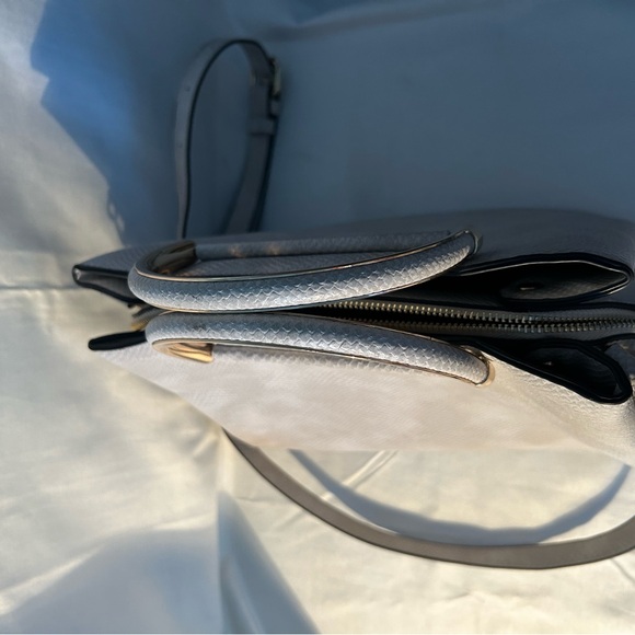 Dune London Gray Pebbled Snakeskin pattern 3 compartment snap/zip purse - Picture 10 of 13